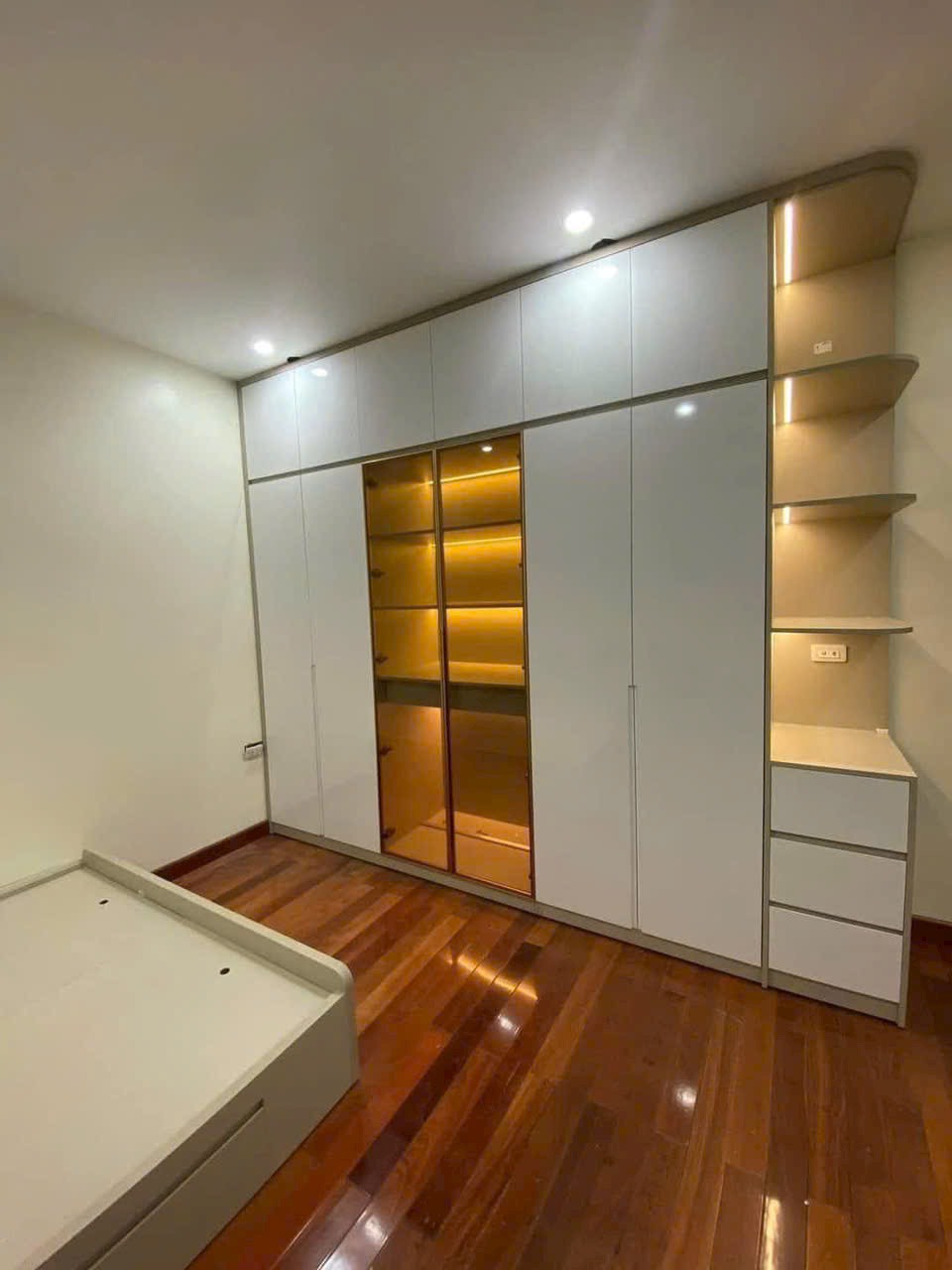 tu-quan-ao-go-cong-nghiep (2) tu-quan-ao-go-cong-nghiep